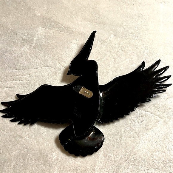 19”x14” Blue Flying Pelican Resin Wall Decor. Light resin and hand painted. - Picture 3 of 3